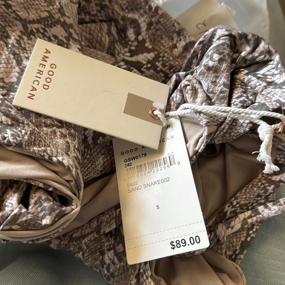 Good American Barely There one piece swimsuit sand snake size 2XL - Picture 8 of 8